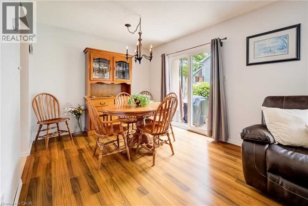 210 Highland Crescent Unit# 11, Kitchener, ON - Indoor Photo Showing Dining Room