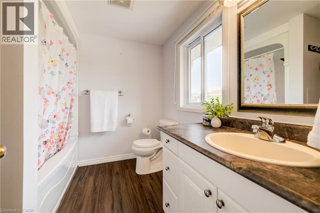 210 Highland Crescent Unit# 11, Kitchener, ON - Indoor Photo Showing Bathroom