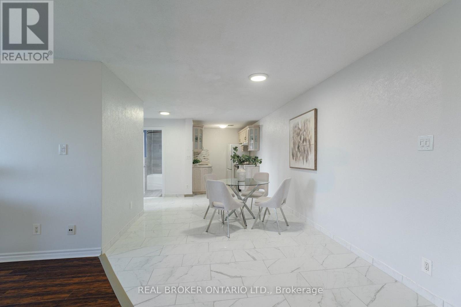 202 - 893 Concession Street, Hamilton, ON - Indoor