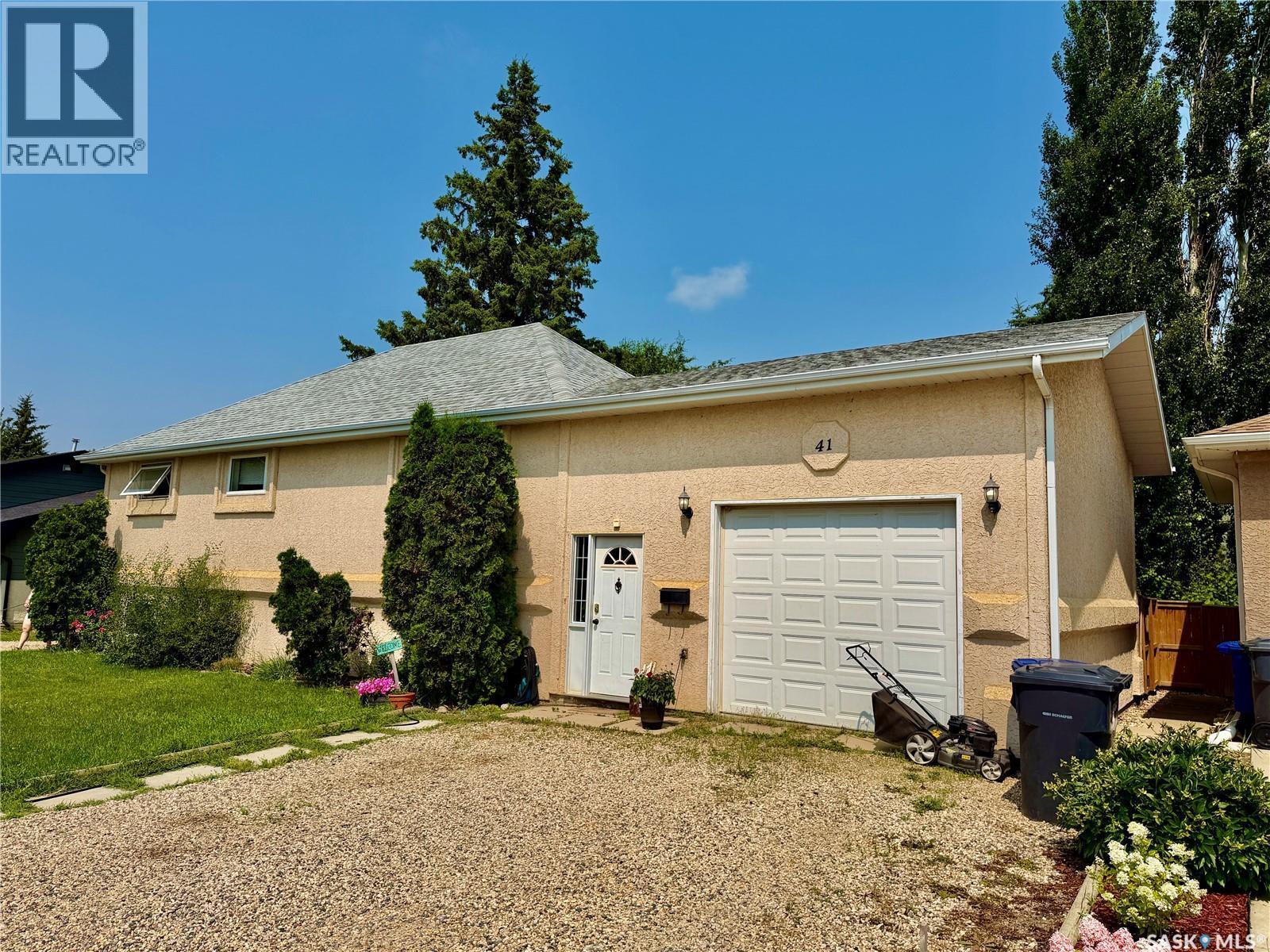 41 Campbell Place, Clavet, SK - Outdoor