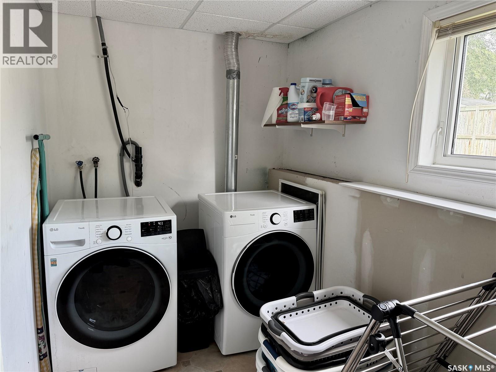 41 Campbell Place, Clavet, SK - Indoor Photo Showing Laundry Room