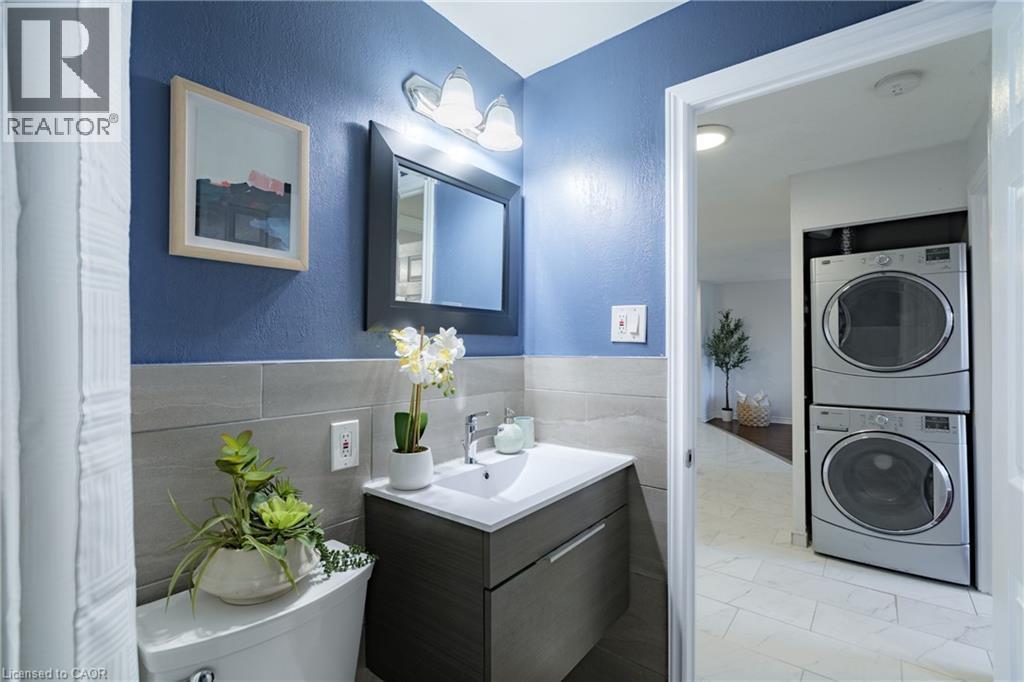 893 Concession Street Unit# 202, Hamilton, ON - Indoor Photo Showing Laundry Room