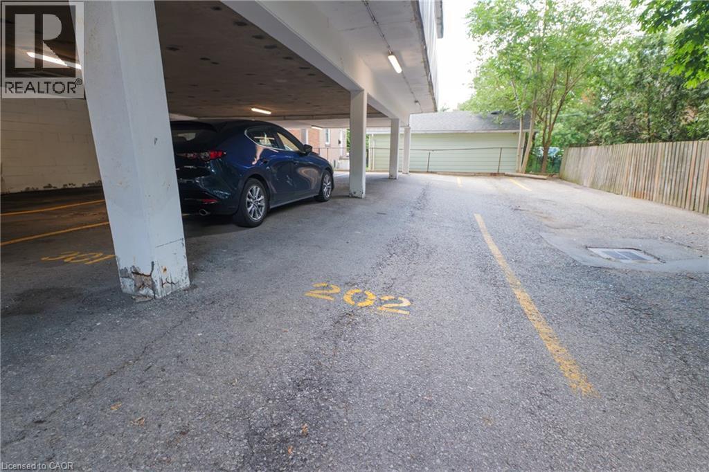 893 Concession Street Unit# 202, Hamilton, ON - Outdoor