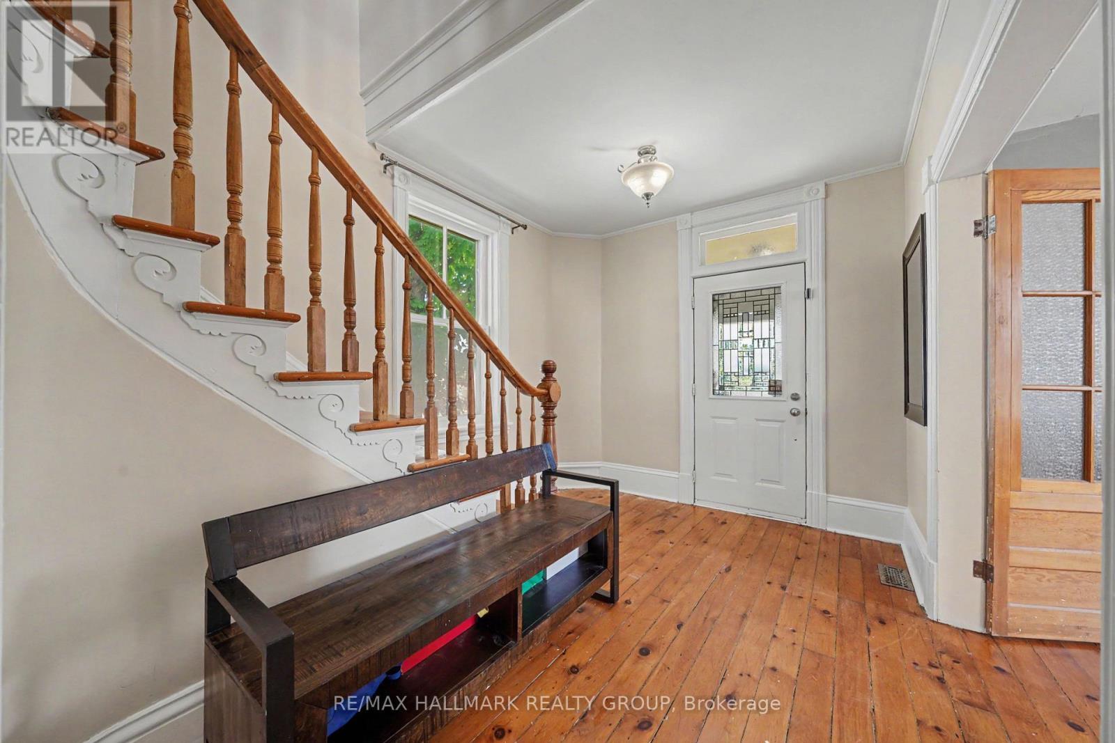 98 Drummond Street E, Perth, ON - Indoor Photo Showing Other Room