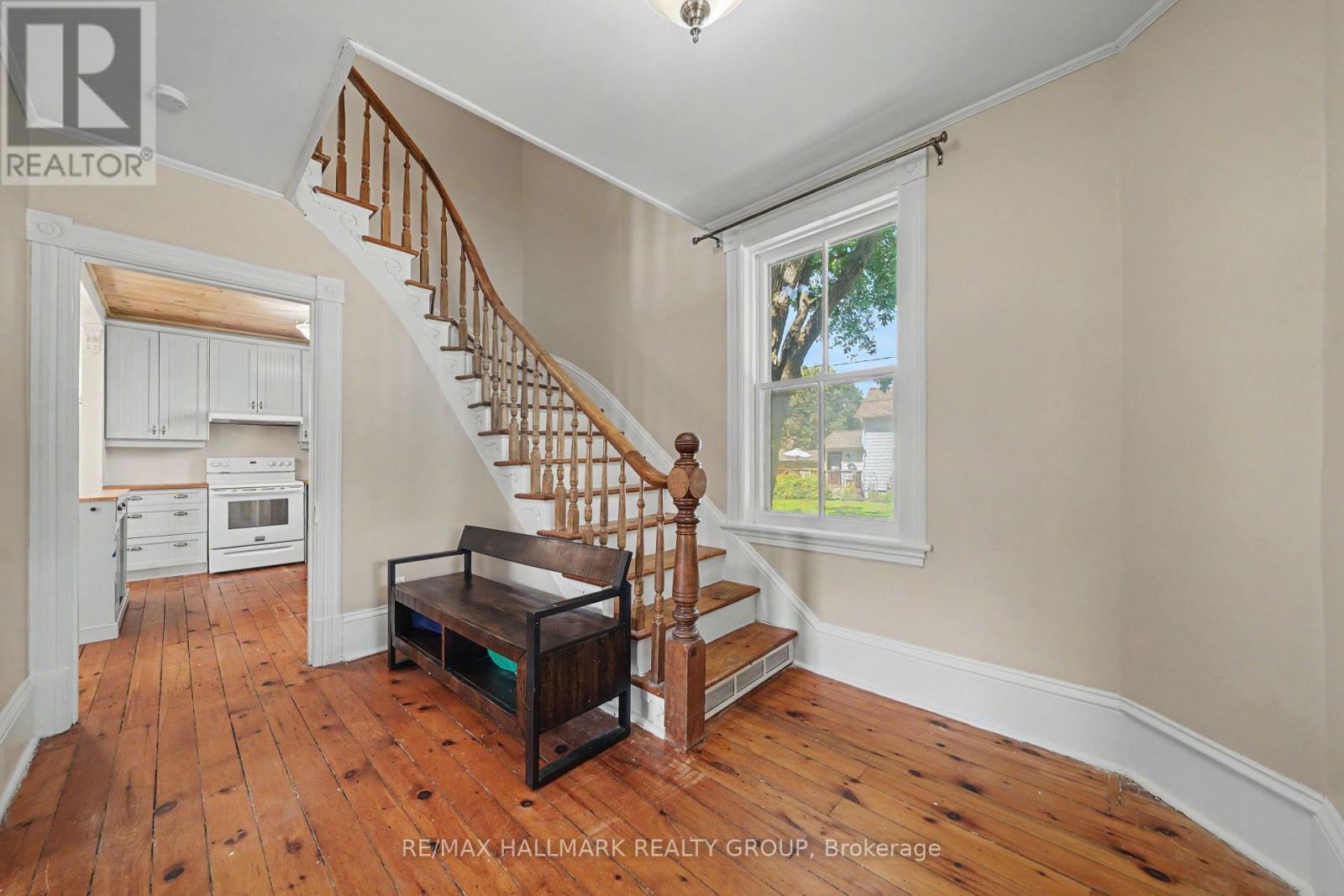 98 Drummond Street E, Perth, ON - Indoor Photo Showing Other Room