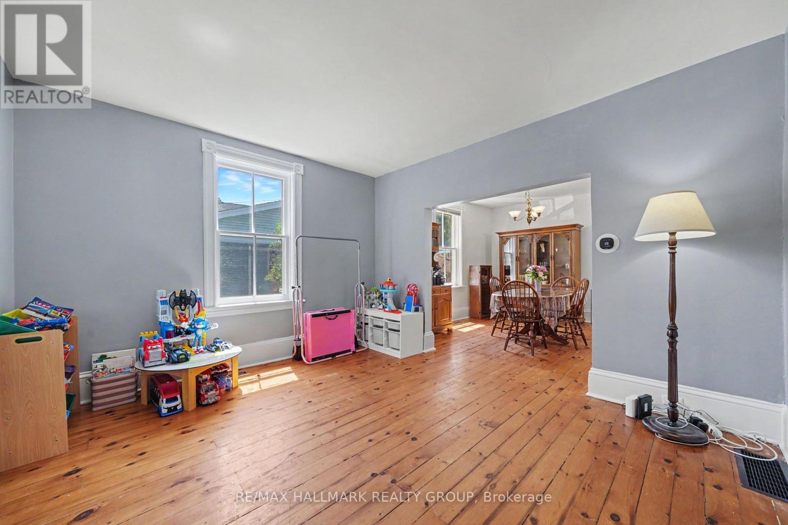 98 Drummond Street E, Perth, ON - Indoor Photo Showing Other Room