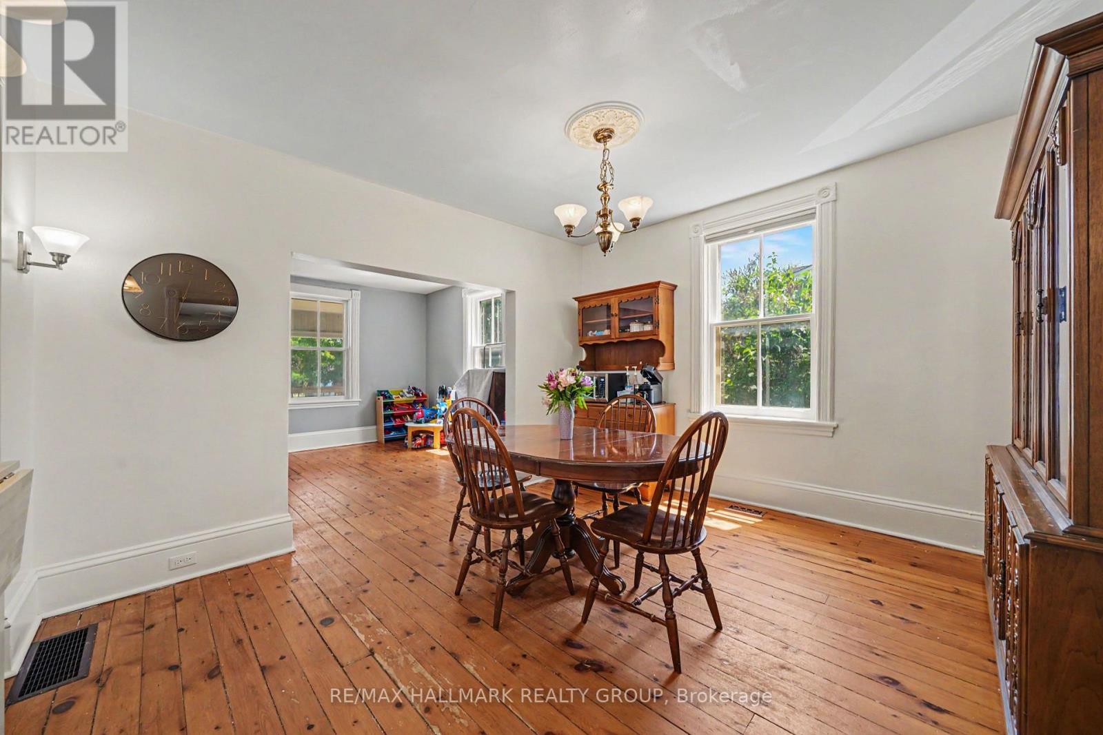 98 Drummond Street E, Perth, ON - Indoor Photo Showing Dining Room