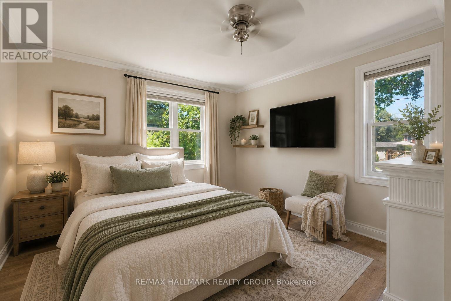 98 Drummond Street E, Perth, ON - Indoor Photo Showing Bedroom
