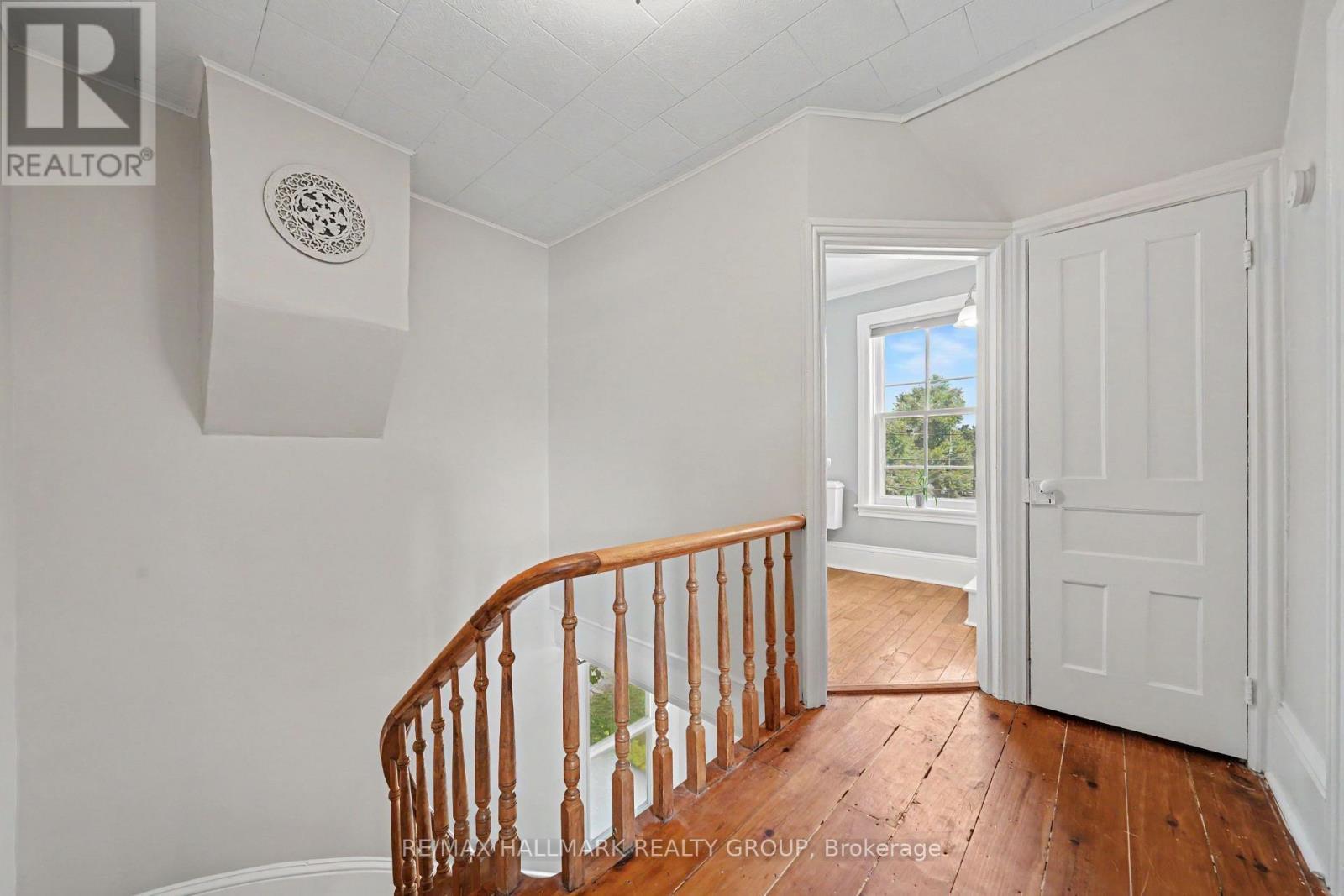 98 Drummond Street E, Perth, ON - Indoor Photo Showing Other Room