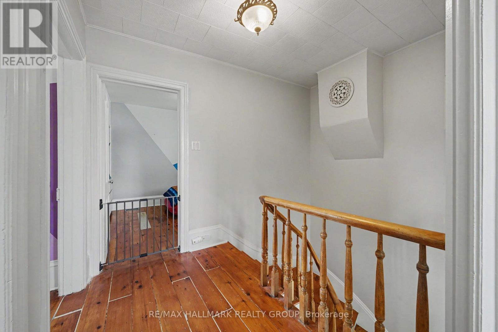 98 Drummond Street E, Perth, ON - Indoor Photo Showing Other Room