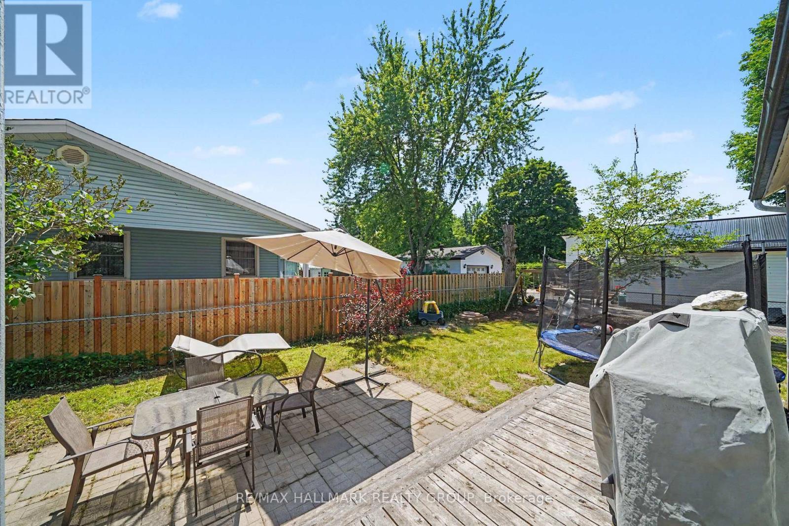 98 Drummond Street E, Perth, ON - Outdoor