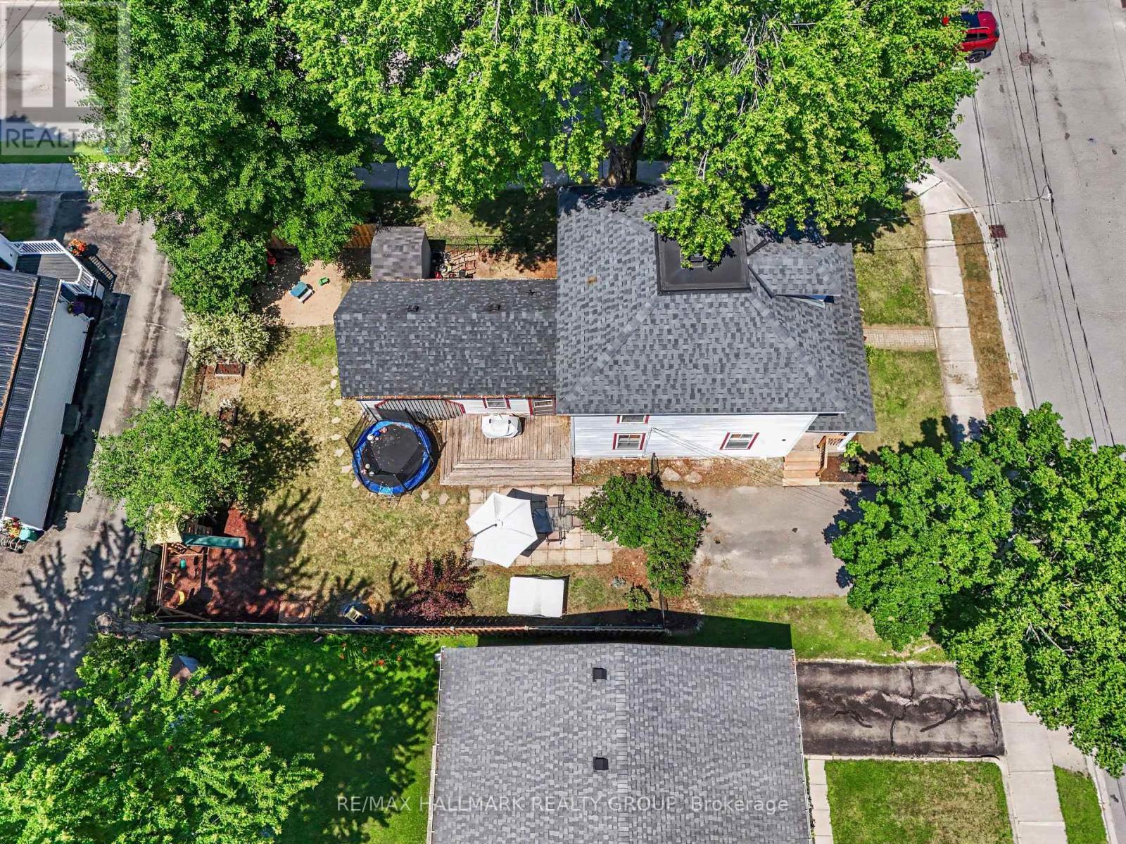 98 Drummond Street E, Perth, ON - Outdoor