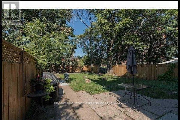 66 Wellington Street S, Hamilton, ON - Outdoor