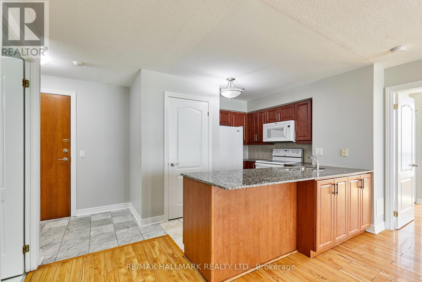 307 - 60 Disera Drive, Vaughan, ON - Indoor Photo Showing Kitchen