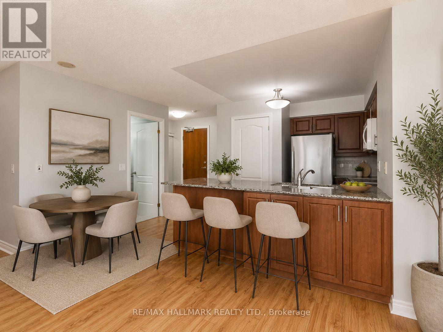 307 - 60 Disera Drive, Vaughan, ON - Indoor Photo Showing Dining Room