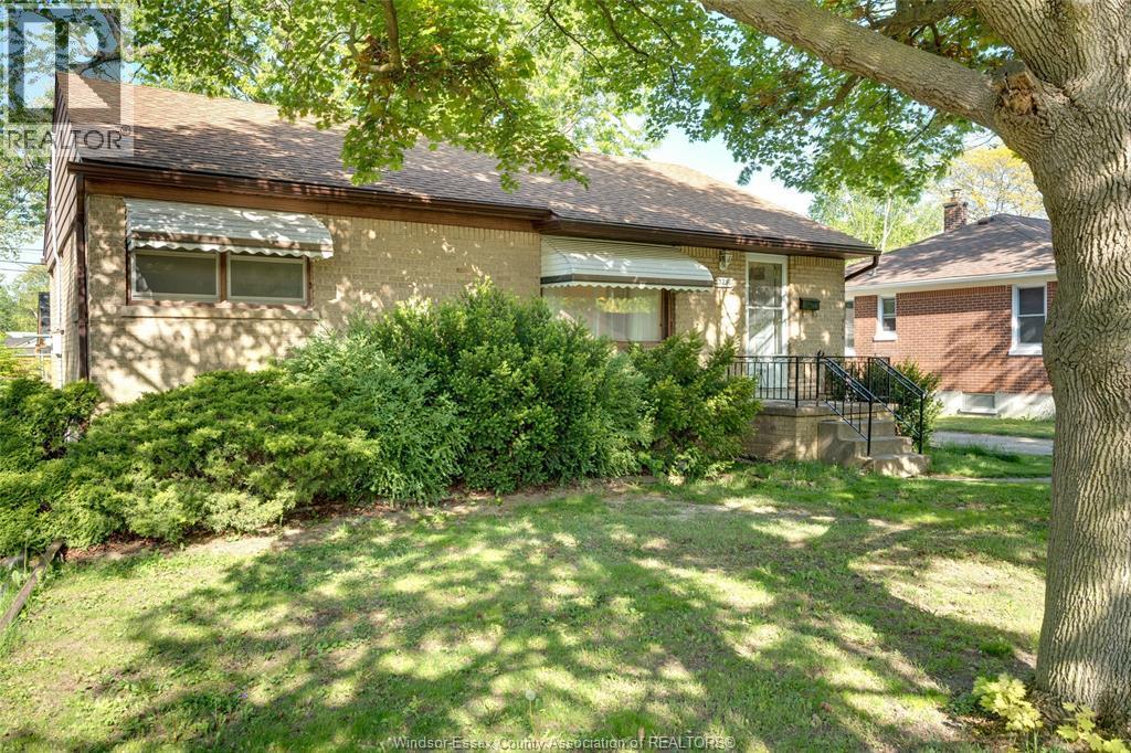 3256 Dominion Boulevard, Windsor, ON - Outdoor