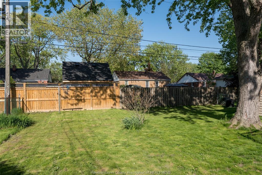 3256 Dominion Boulevard, Windsor, ON - Outdoor
