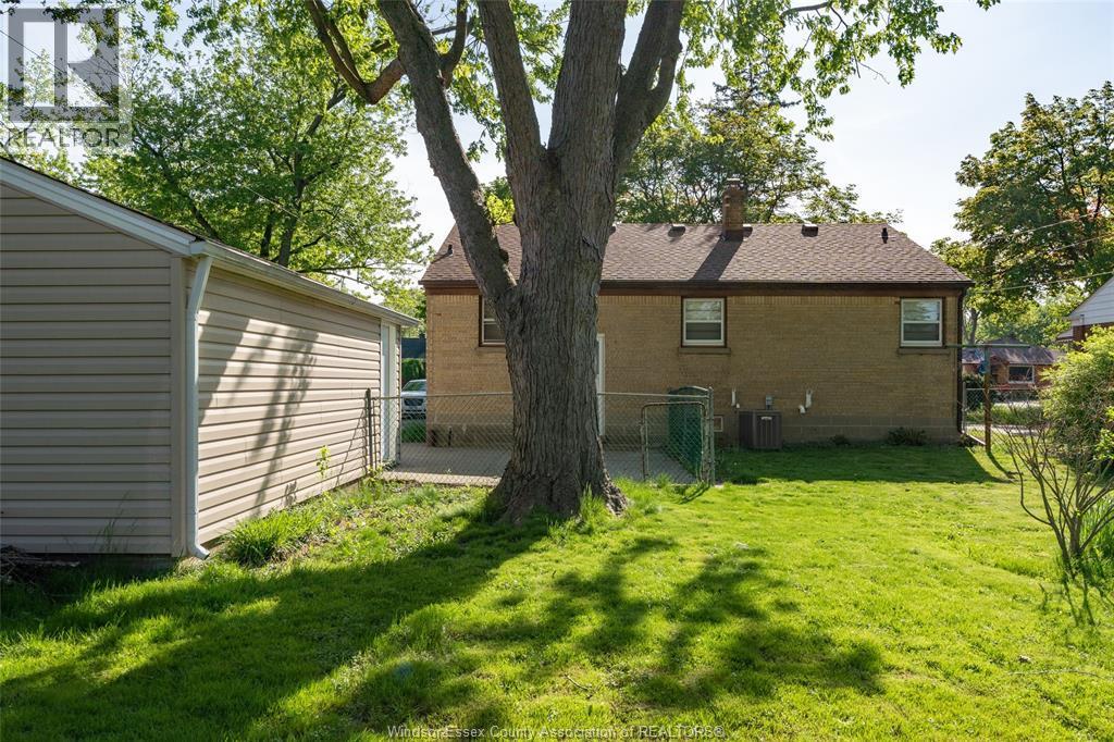 3256 Dominion Boulevard, Windsor, ON - Outdoor With Exterior