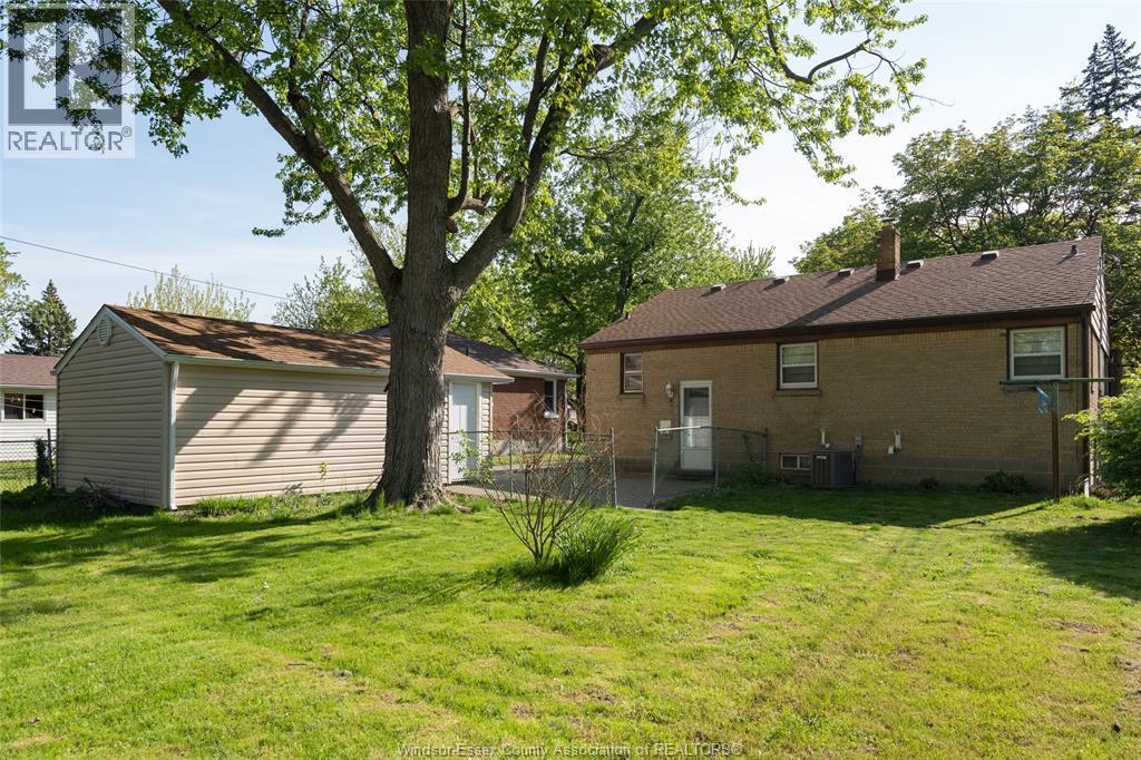 3256 Dominion Boulevard, Windsor, ON - Outdoor