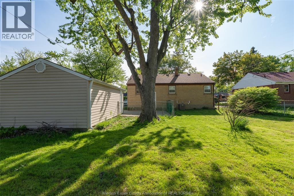 3256 Dominion Boulevard, Windsor, ON - Outdoor