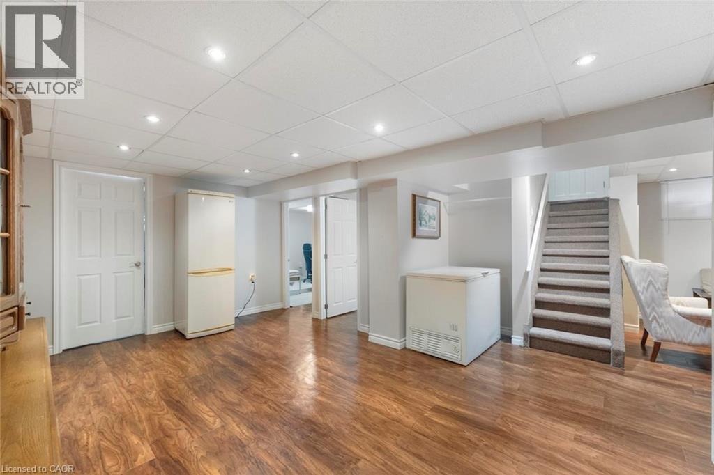 1063 Joan Drive, Burlington, ON - Indoor Photo Showing Other Room