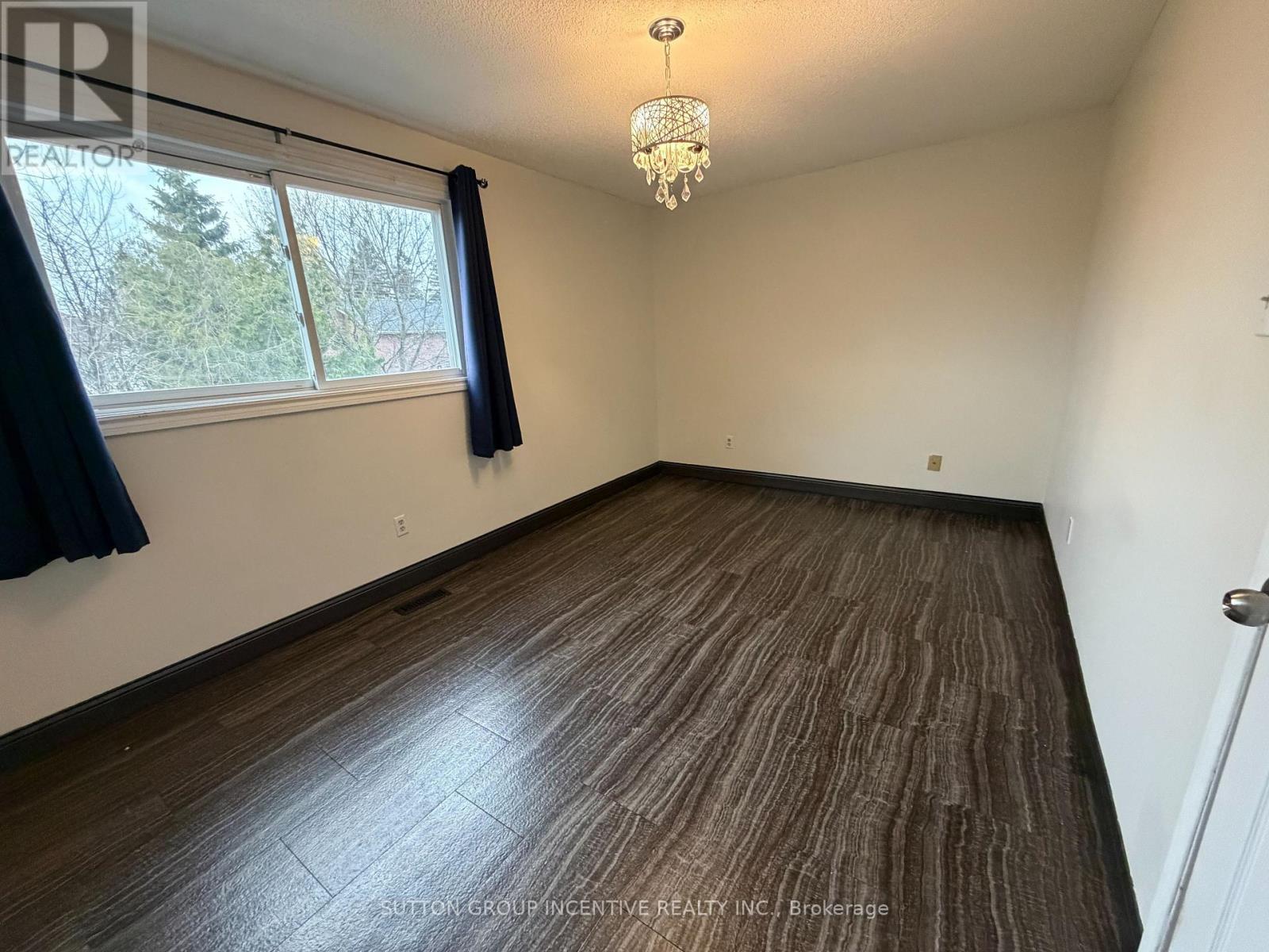 90 Moon Drive, Barrie, ON - Indoor Photo Showing Other Room