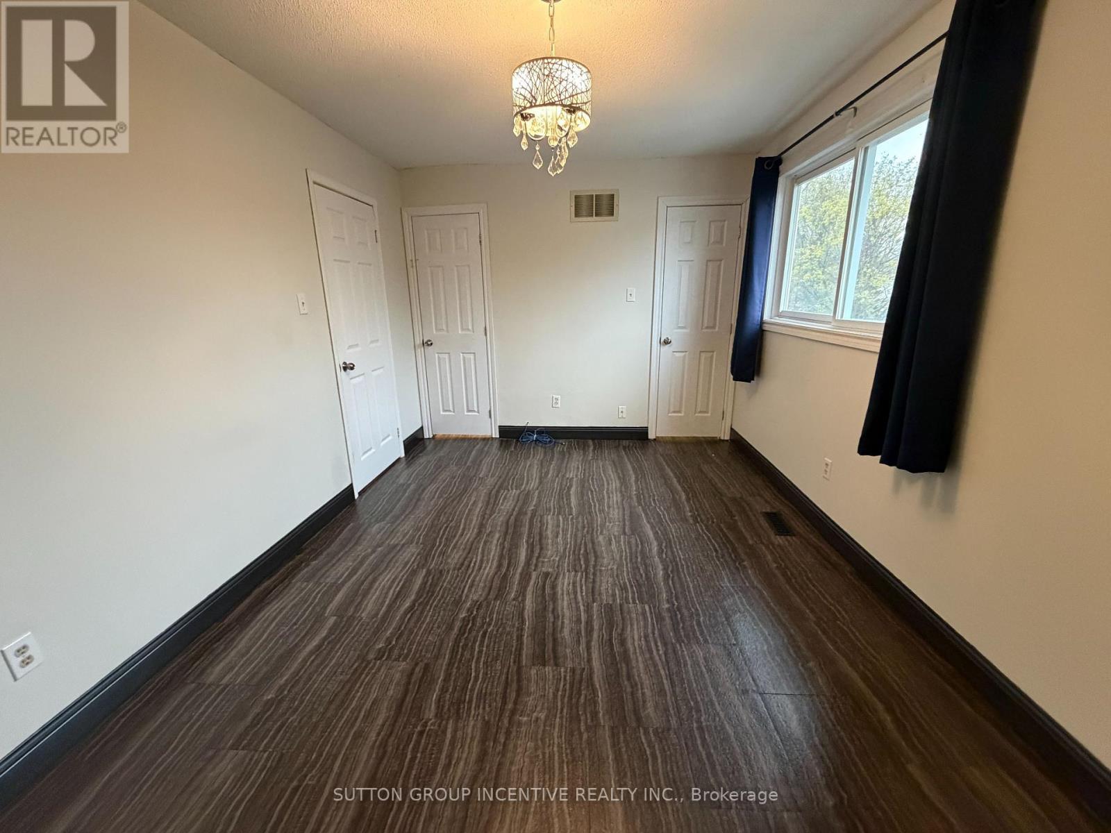 90 Moon Drive, Barrie, ON - Indoor Photo Showing Other Room