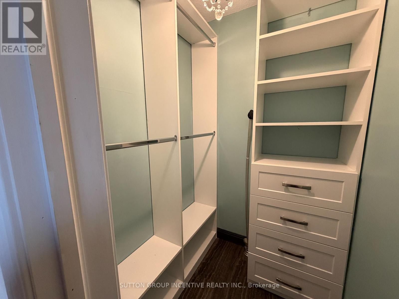 90 Moon Drive, Barrie, ON - Indoor