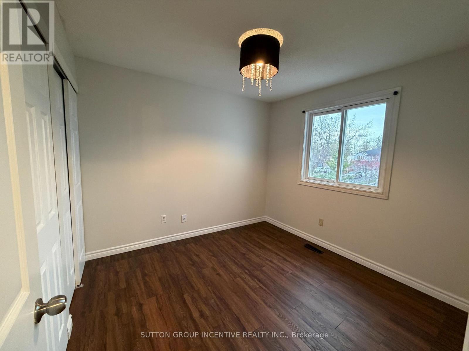 90 Moon Drive, Barrie, ON - Indoor Photo Showing Other Room