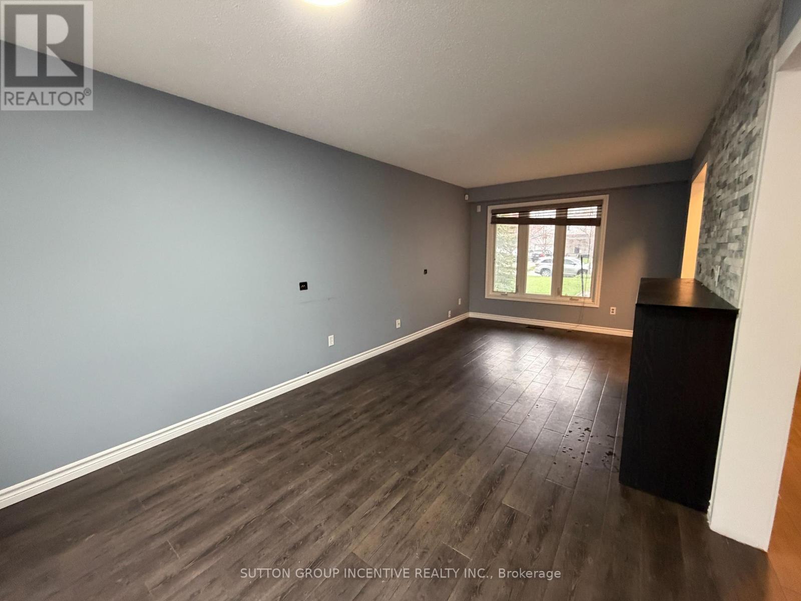 90 Moon Drive, Barrie, ON - Indoor Photo Showing Other Room