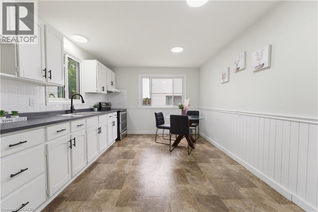 61 Balfour Crescent, Kitchener, ON - Indoor Photo Showing Kitchen