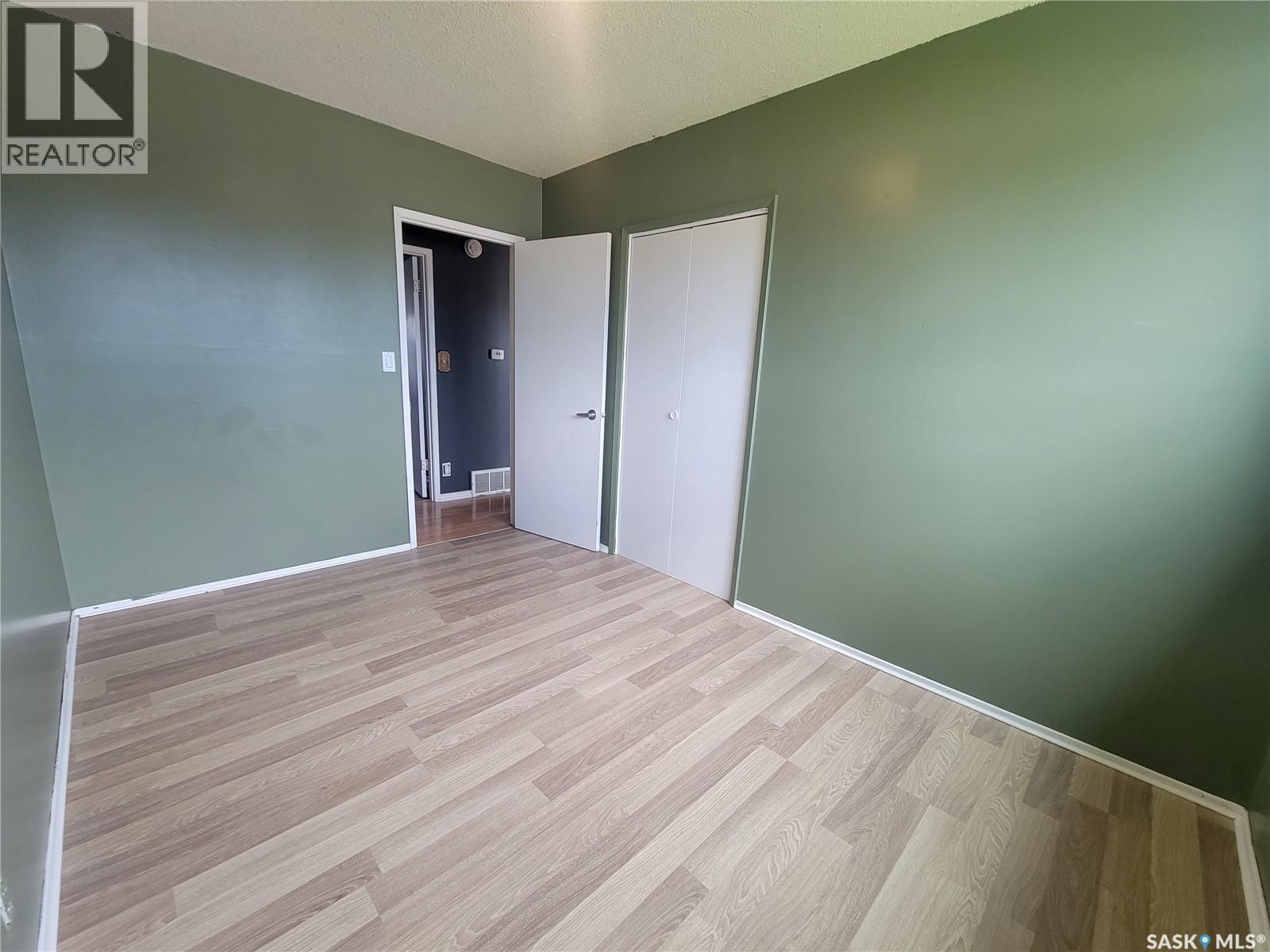 5107 Leader Street, Macklin, SK - Indoor