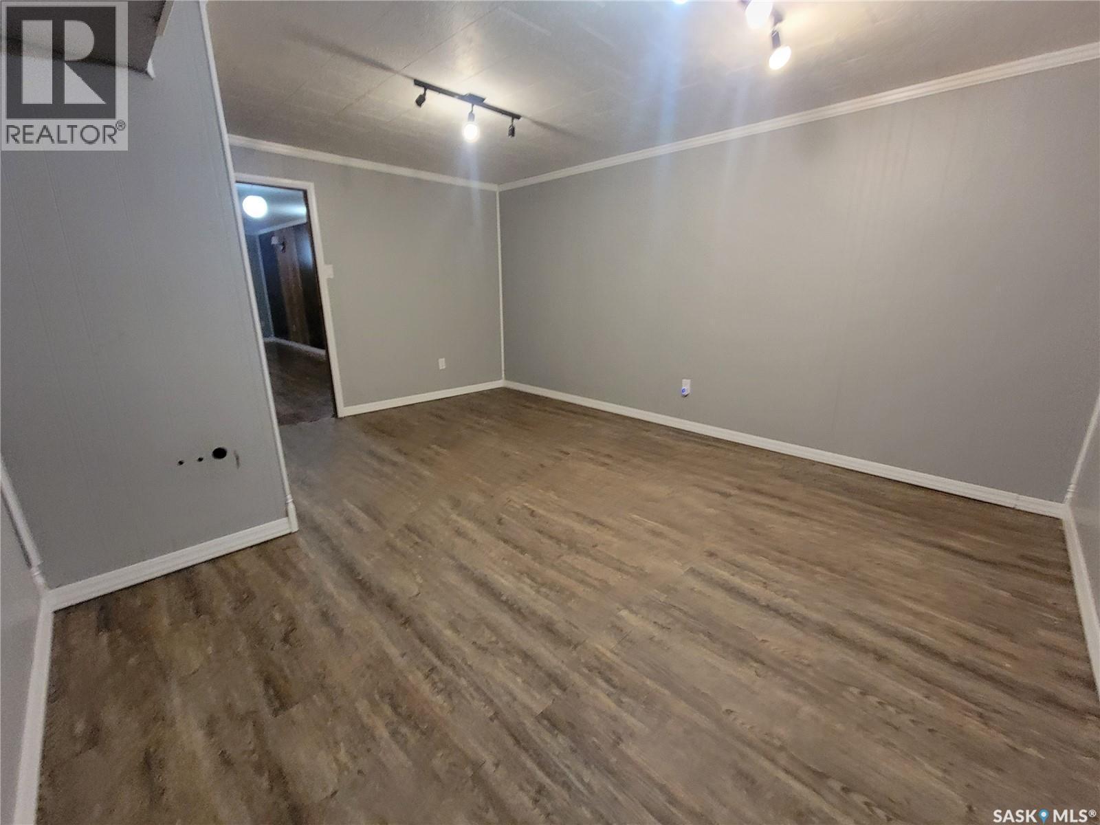 5107 Leader Street, Macklin, SK - Indoor Photo Showing Other Room