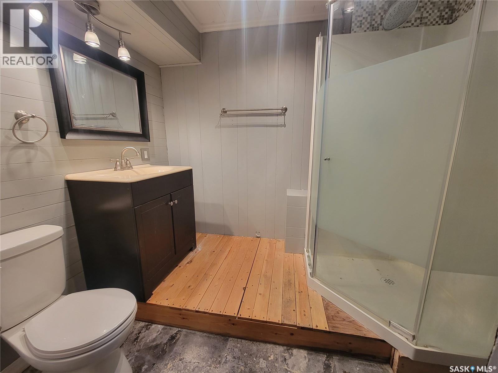 5107 Leader Street, Macklin, SK - Indoor Photo Showing Bathroom