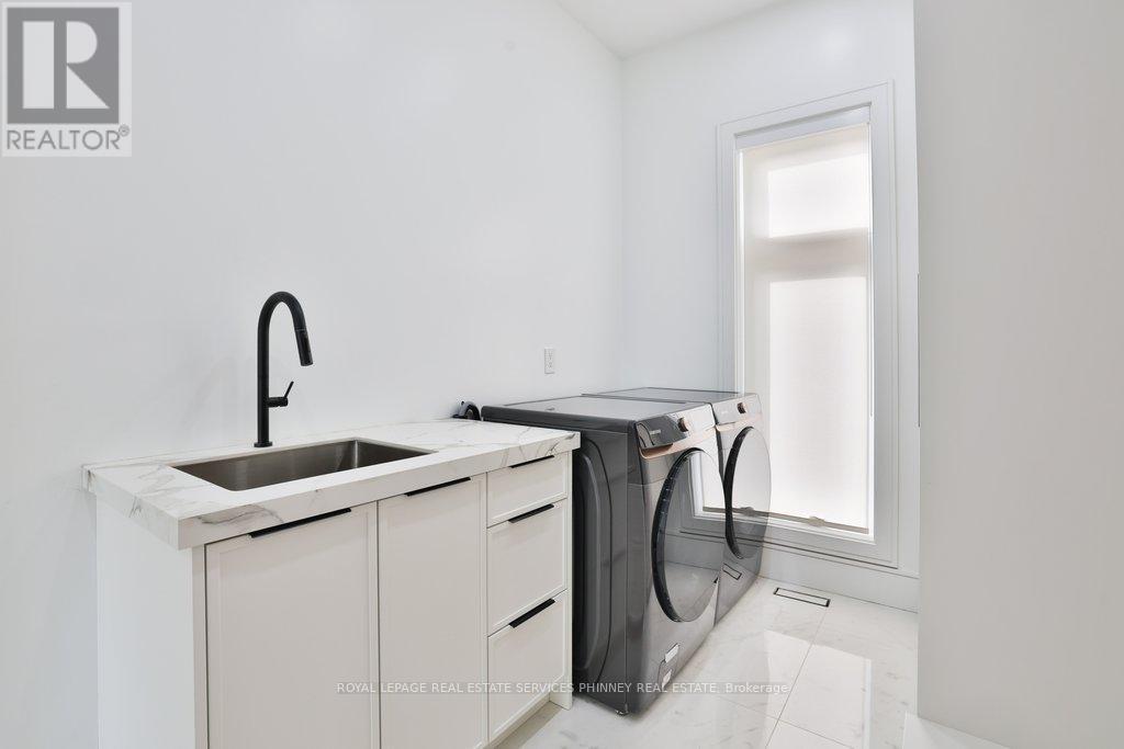 1143 Kane Road, Mississauga, ON - Indoor Photo Showing Laundry Room