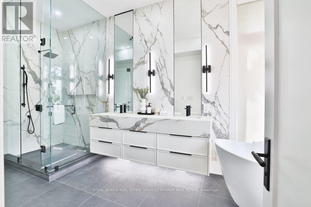 1143 Kane Road, Mississauga, ON - Indoor Photo Showing Bathroom