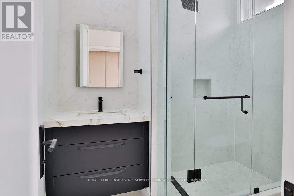 1143 Kane Road, Mississauga, ON - Indoor Photo Showing Bathroom