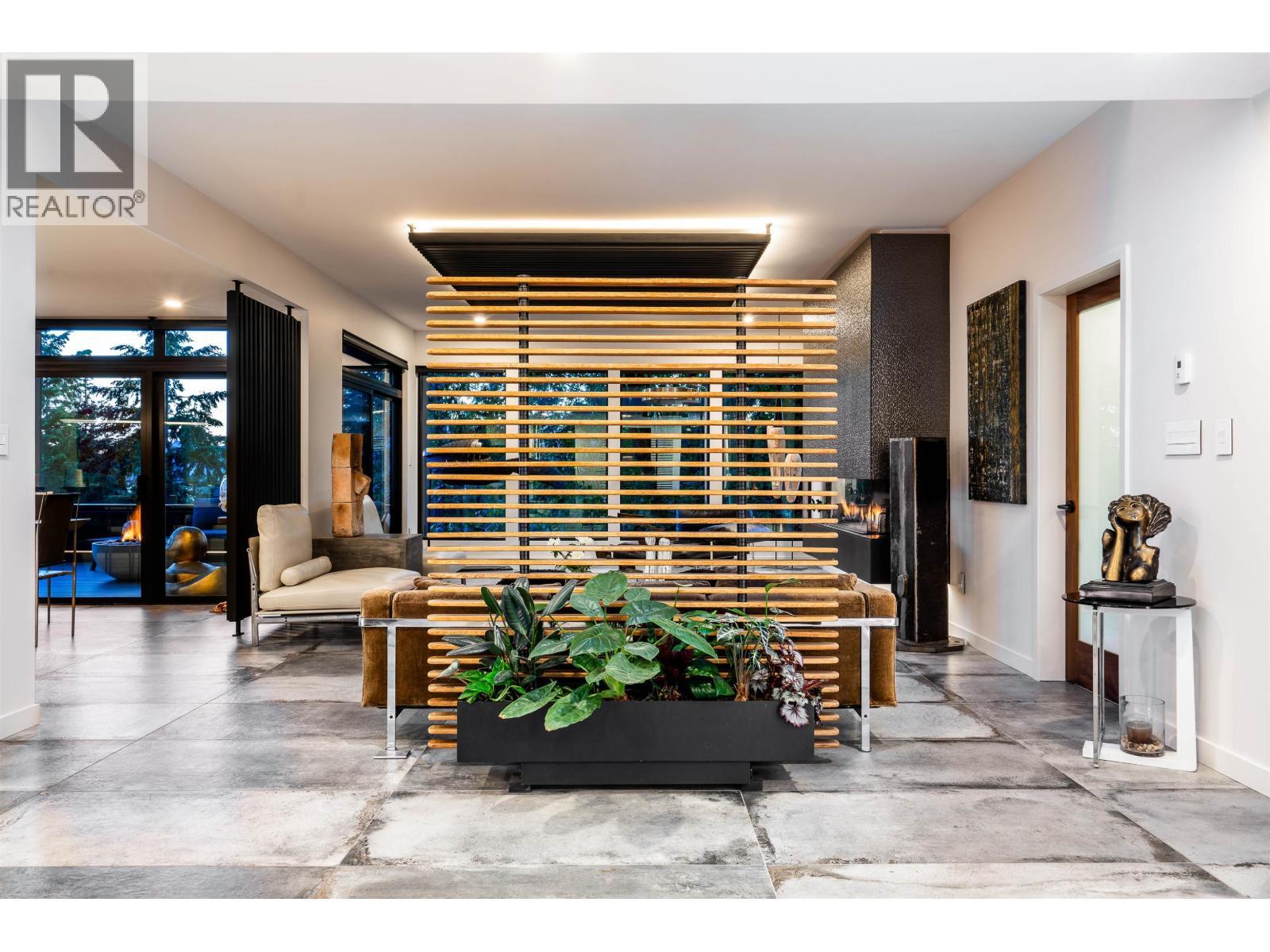 5325 Montiverdi Place, West Vancouver, BC - Indoor