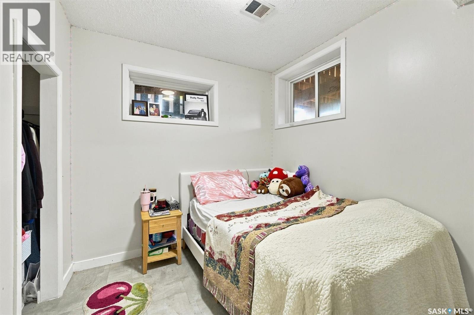1709 2Nd Avenue N, Saskatoon, SK - Indoor Photo Showing Bedroom