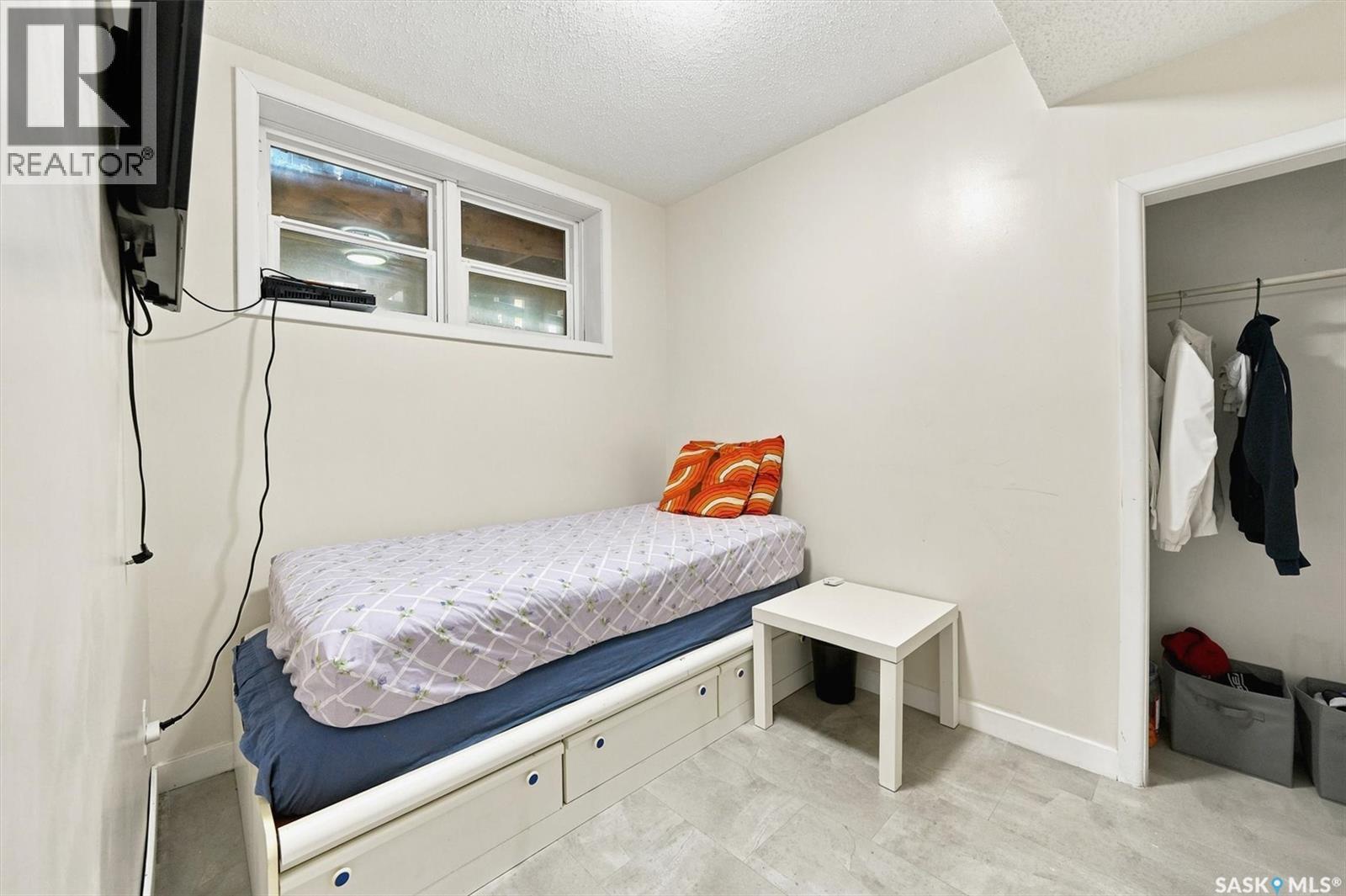 1709 2Nd Avenue N, Saskatoon, SK - Indoor Photo Showing Bedroom