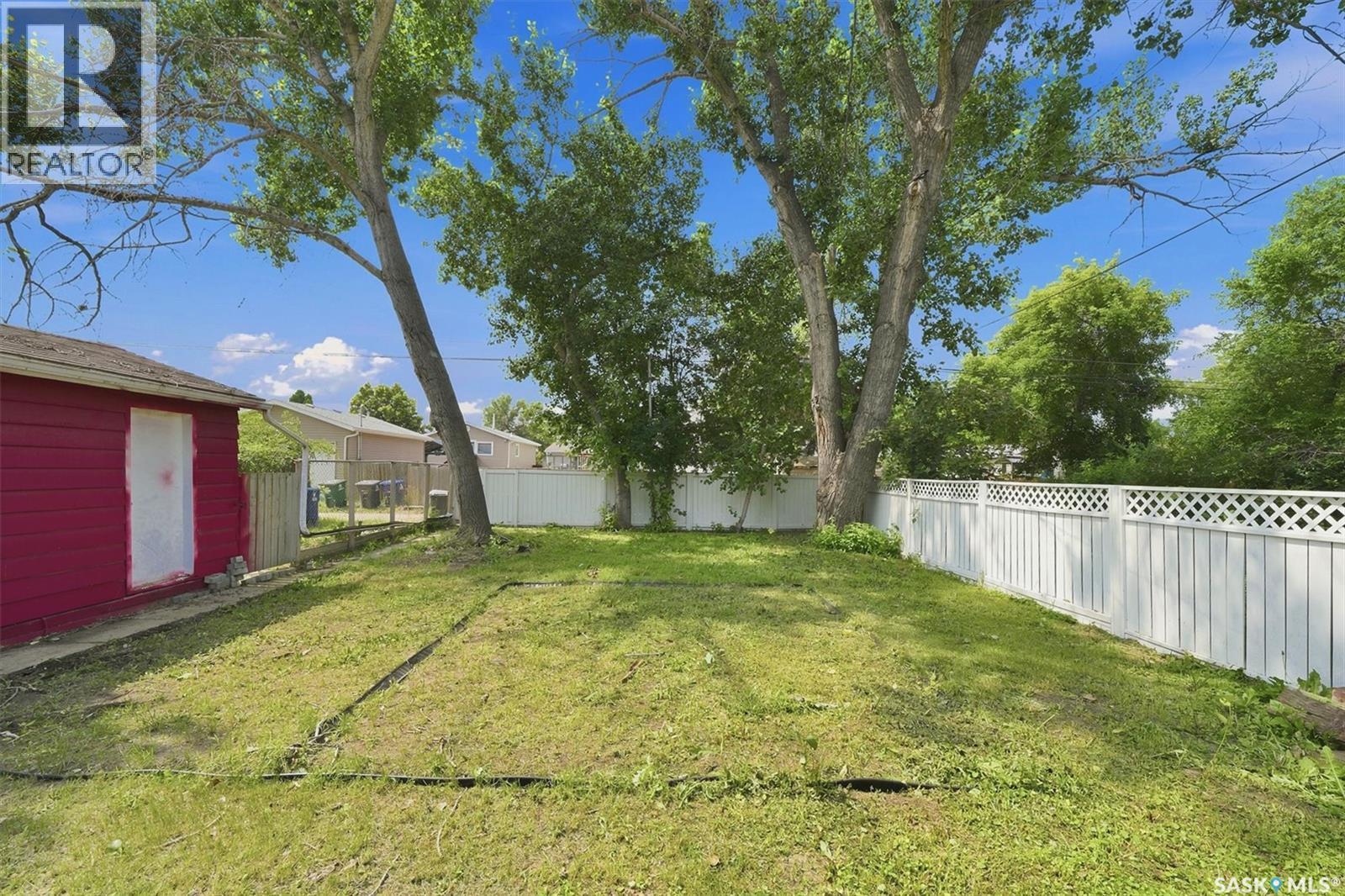 1709 2Nd Avenue N, Saskatoon, SK - Outdoor