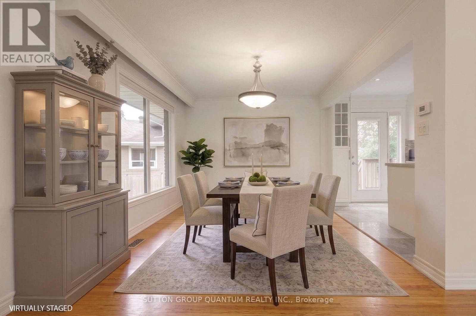 3456 Riverspray Crescent, Mississauga, ON - Indoor Photo Showing Dining Room