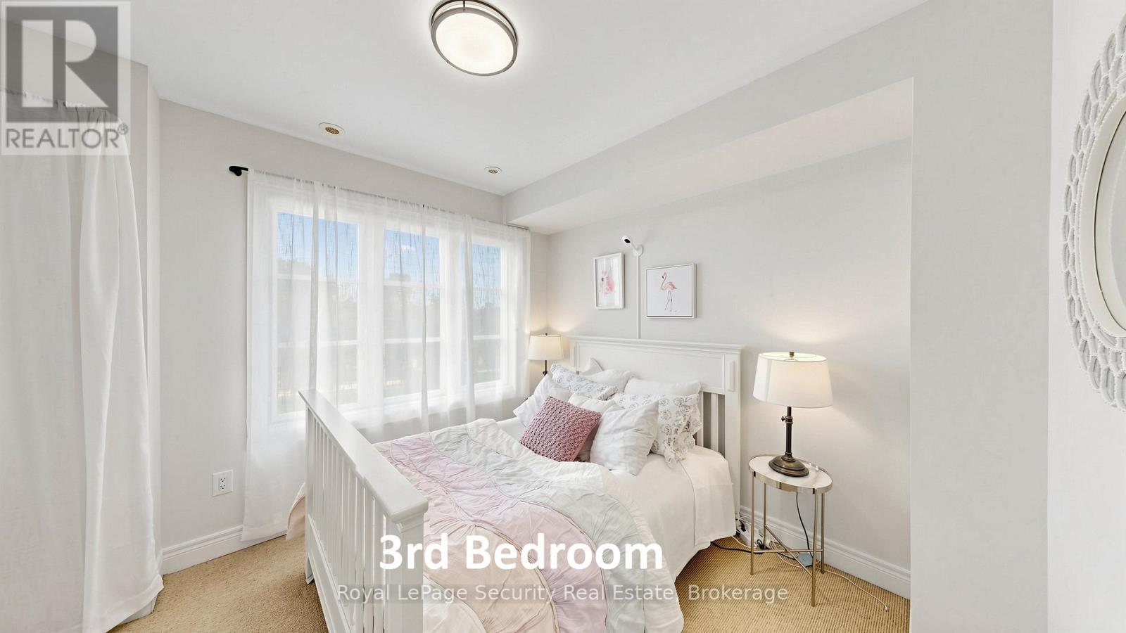 1830 Burnhamthorpe Road E, Mississauga, ON - Indoor Photo Showing Bedroom