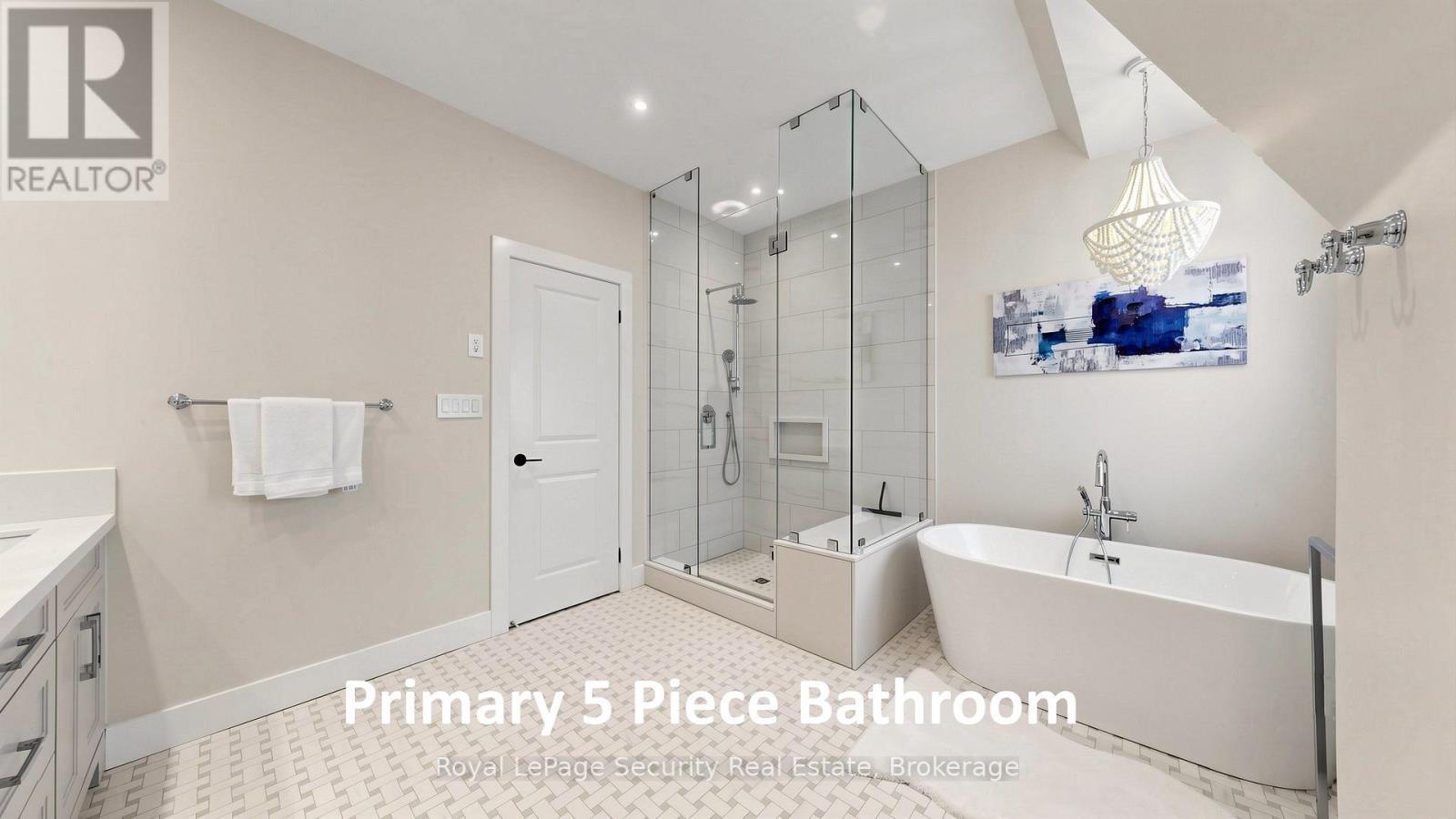 1830 Burnhamthorpe Road E, Mississauga, ON - Indoor Photo Showing Bathroom