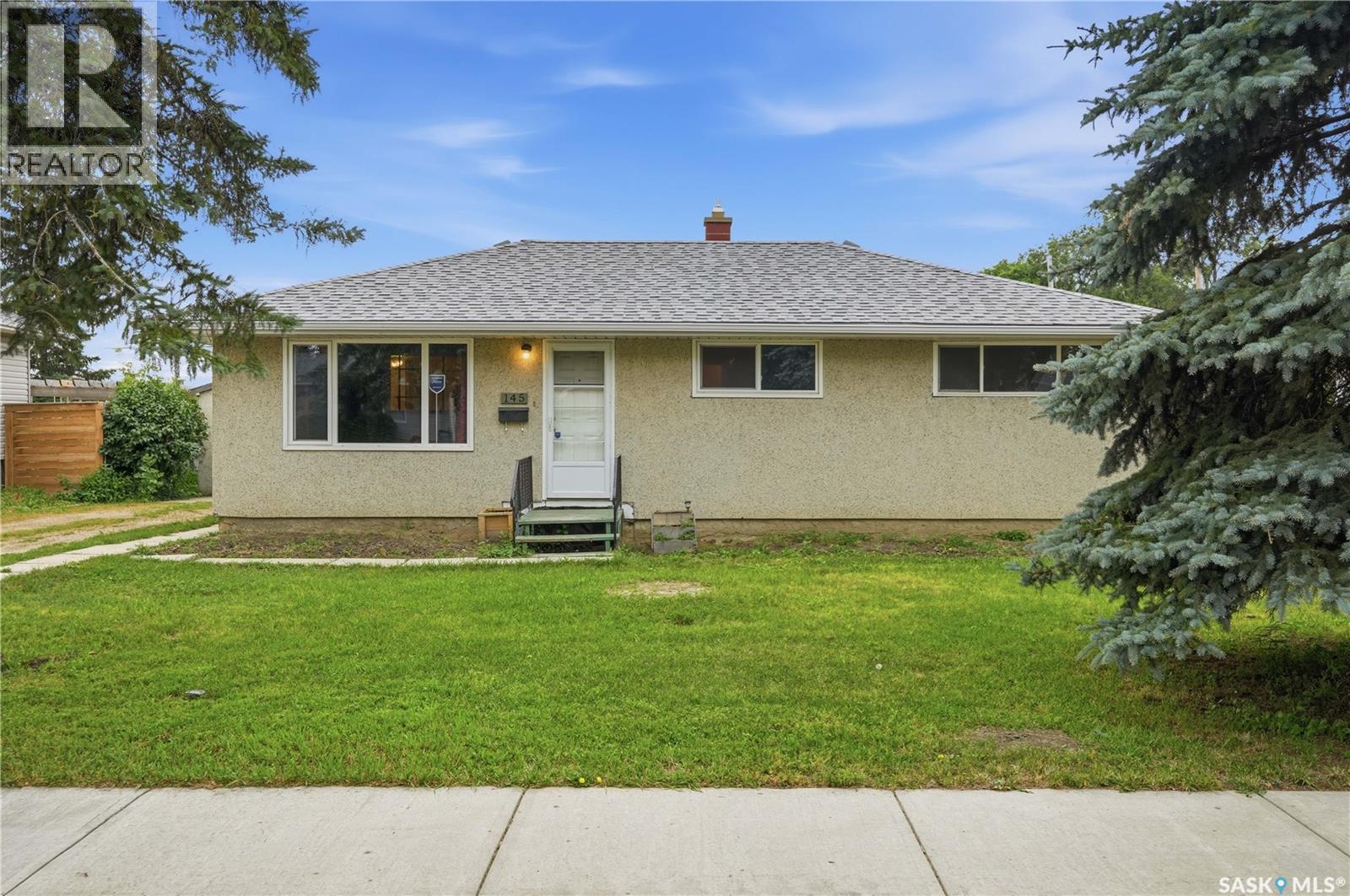 145 Ellison Crescent, Regina, SK - Outdoor
