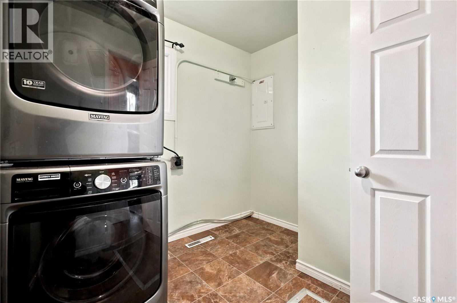 145 Ellison Crescent, Regina, SK - Indoor Photo Showing Laundry Room