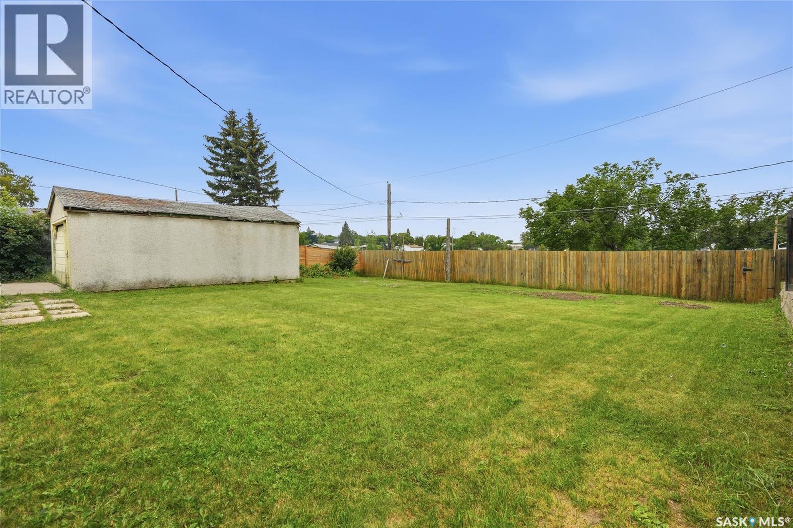 145 Ellison Crescent, Regina, SK - Outdoor