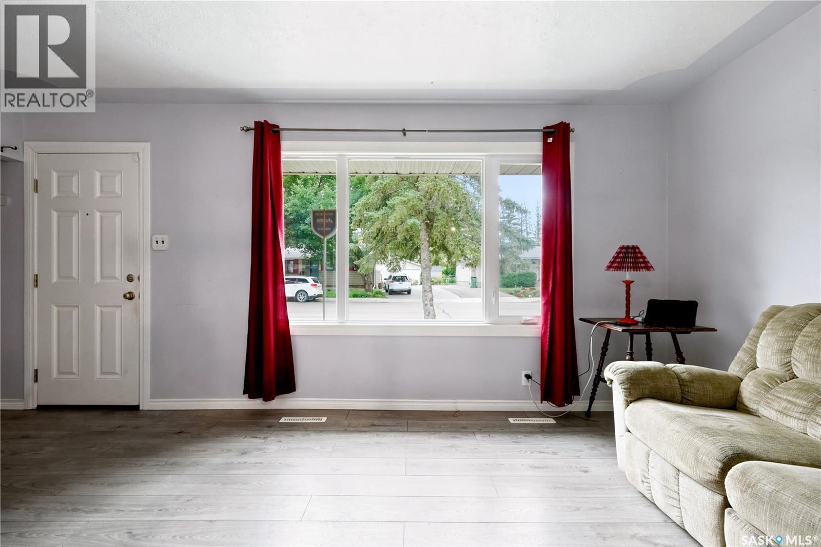 145 Ellison Crescent, Regina, SK - Indoor