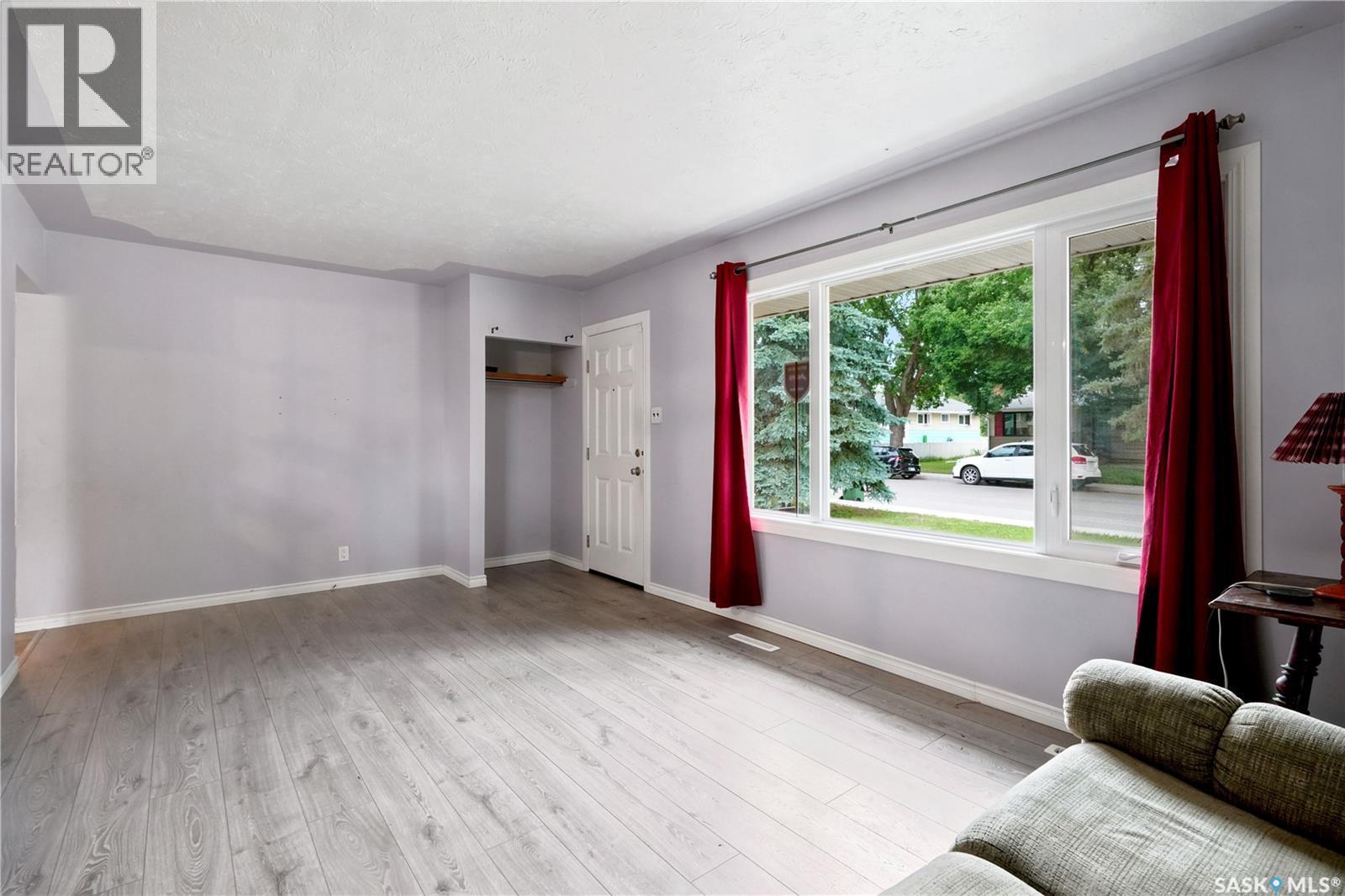 145 Ellison Crescent, Regina, SK - Indoor
