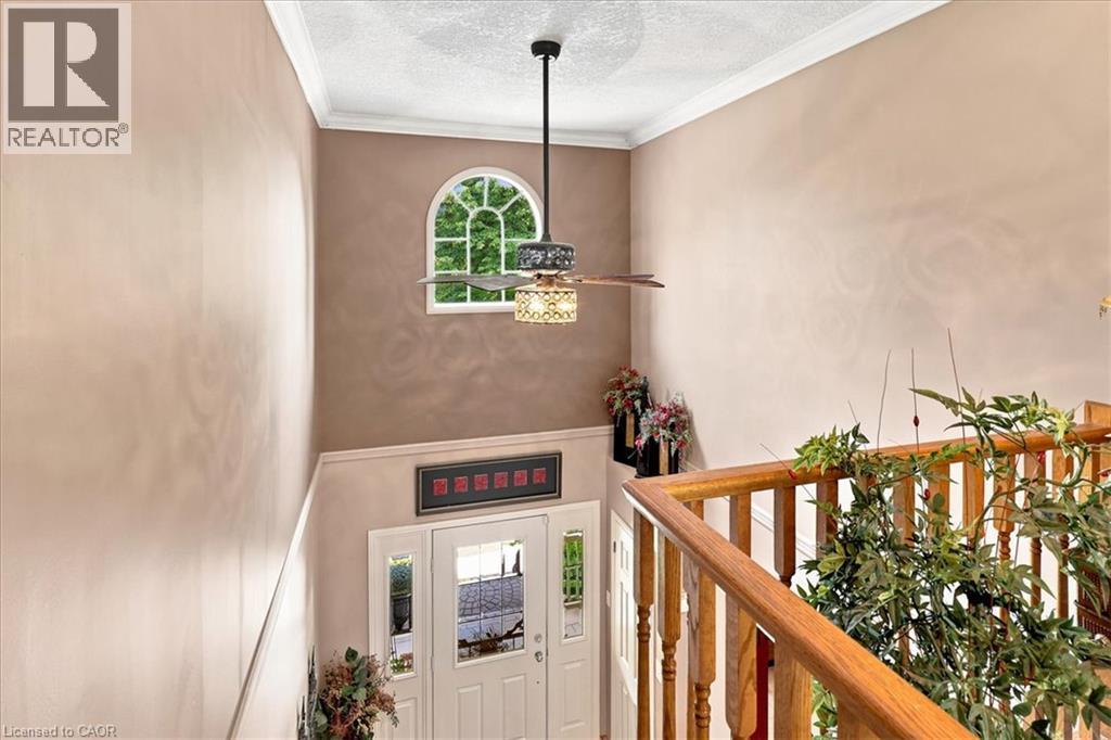 Entrance foyer - 39 Everwood Run, Kitchener, ON - Indoor Photo Showing Other Room